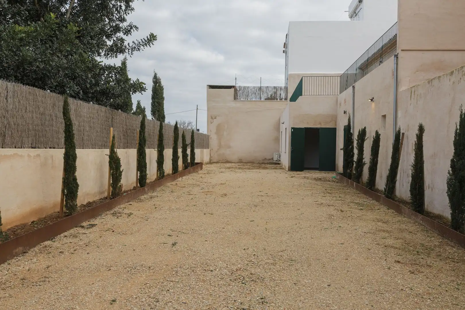 Vista exterior de Edifici en venda en Alcúdia