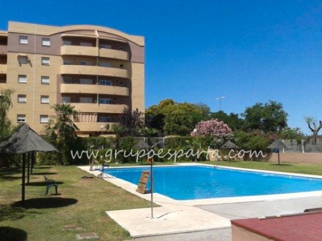 Swimming pool of Flat for sale in San Juan de Aznalfarache  with Air Conditioner, Heating and Terrace