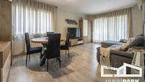 Living room of Flat for sale in Sabadell  with Air Conditioner, Heating and Parquet flooring