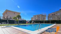 Swimming pool of Flat for sale in Roda de Berà  with Air Conditioner, Terrace and Community pool