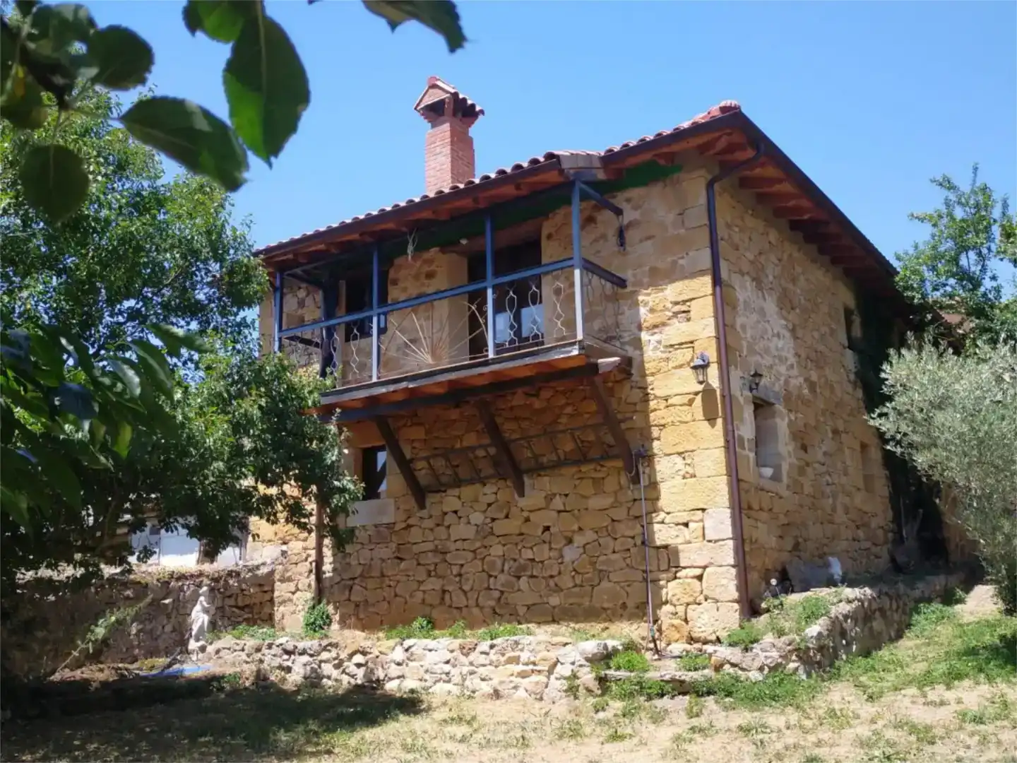 Vista exterior de Finca rústica en venda en Burgos amb Jardí privat, Parquet i Moblat