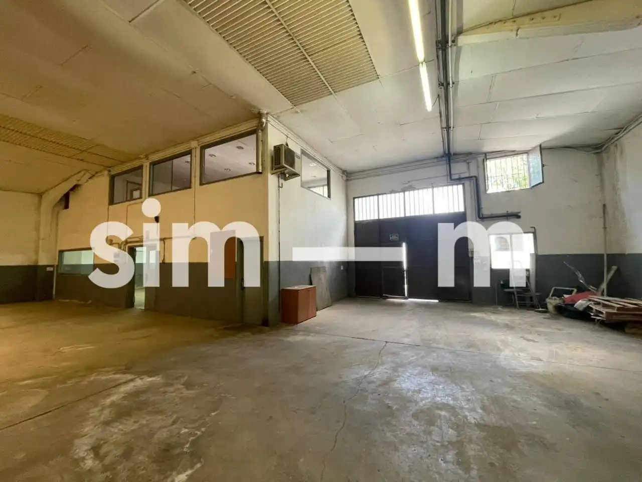 Industrial buildings for rent in Vic