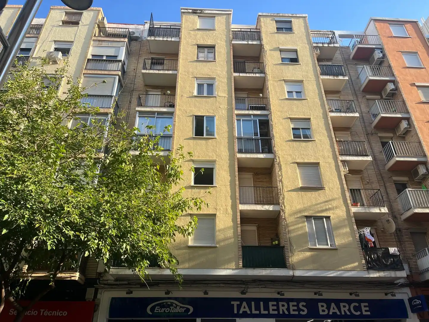Pis amb ascensor en venda a Calle de Basilio Boggiero 186