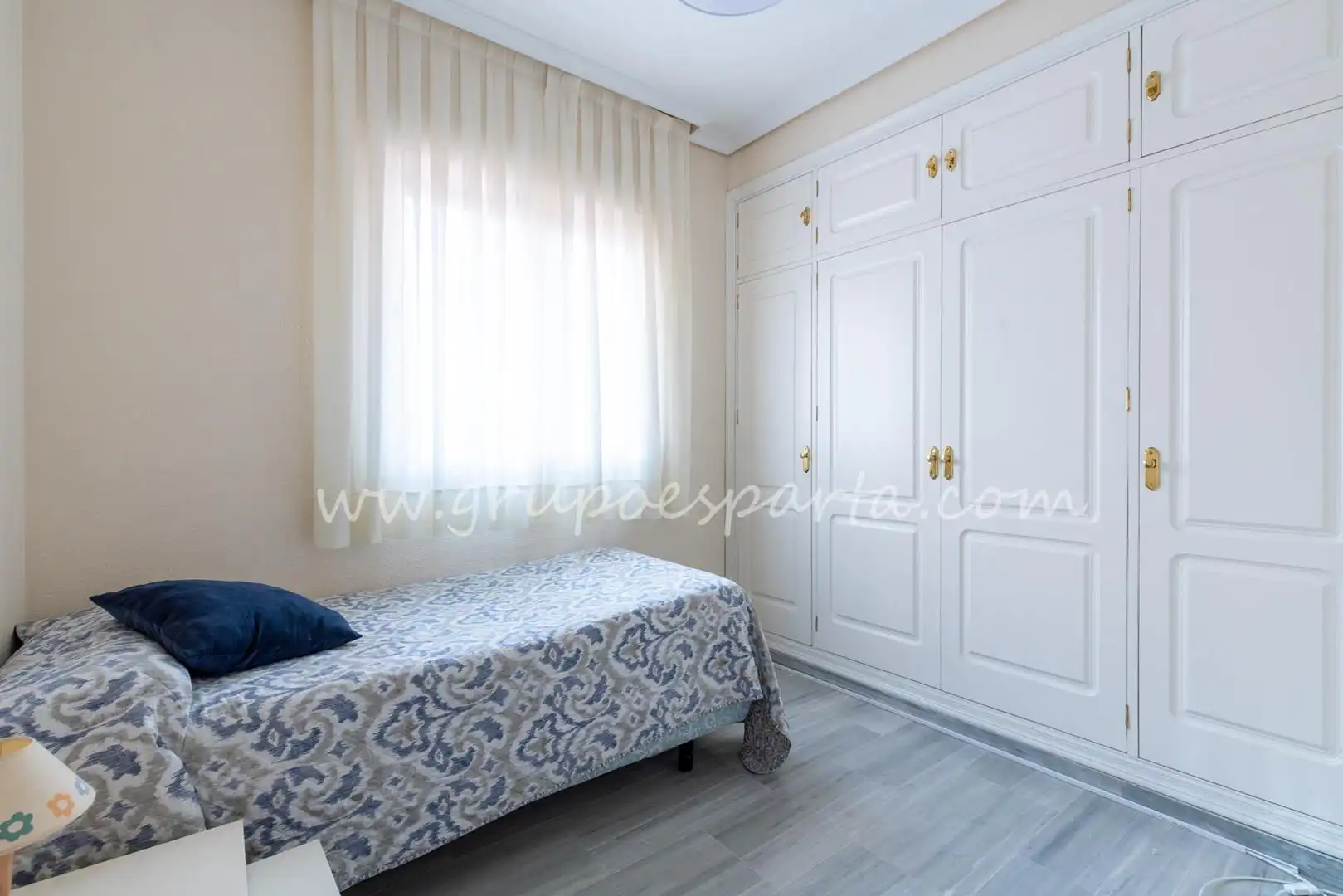 Bedroom of Flat for sale in Sevilla  with Air Conditioner and Terrace