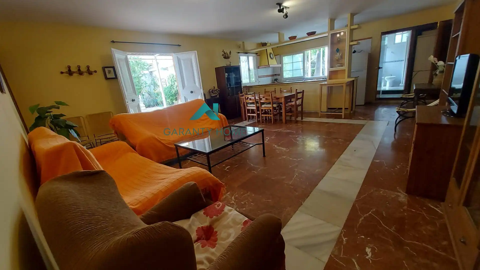 Vista exterior de Casa o xalet en venda en Dos Hermanas amb Aire condicionat, Jardí privat i Traster