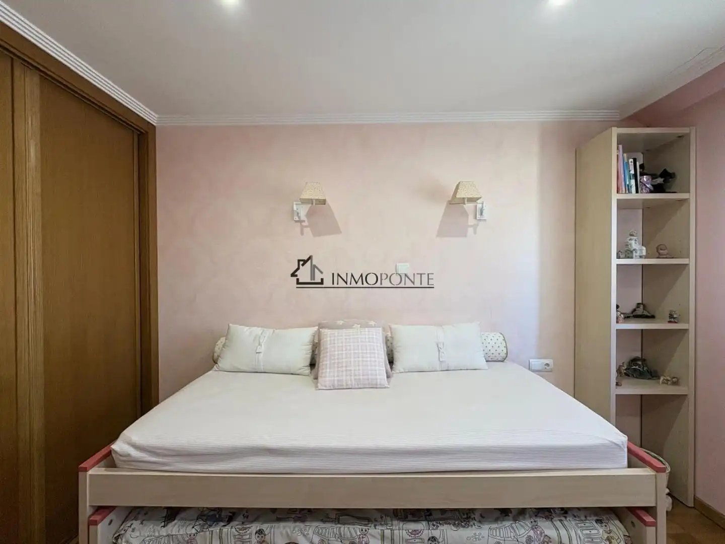 Habitación de Casa adosada en venta en Soutomaior con Calefacción, Jardín privado y Terraza