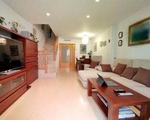 Living room of House or chalet for sale in L'Hospitalet de Llobregat  with Air Conditioner, Terrace and Balcony