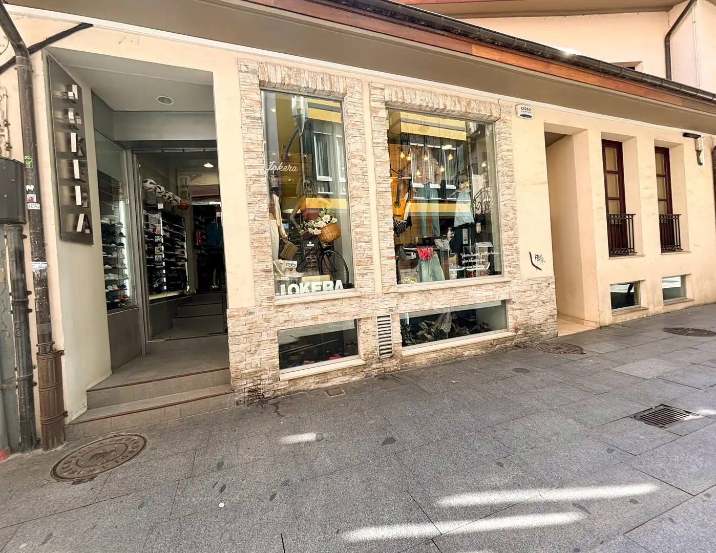 Locale commerciale in vendita a Prantzisko Deuna Kalea