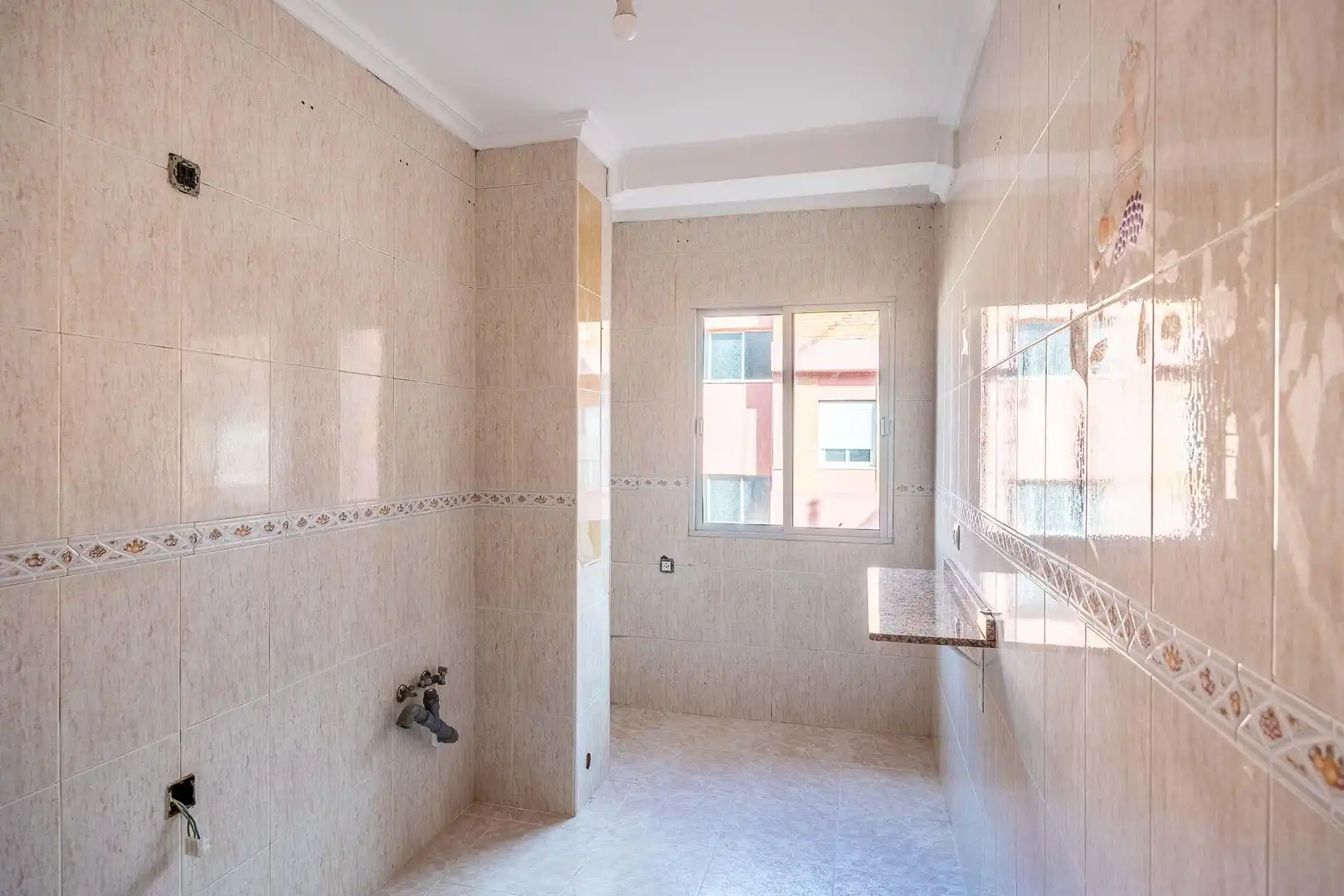Baño de Piso en venta en Alcalá de Guadaira con Balcón