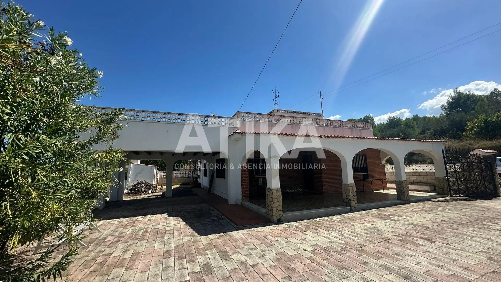 Detached house with pool for sale in Sant Josep - Zona Hospital