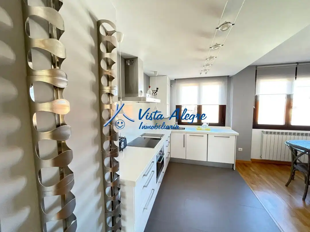 Cocina de Ático en venta en Haro con Calefacción, Parquet y Terraza