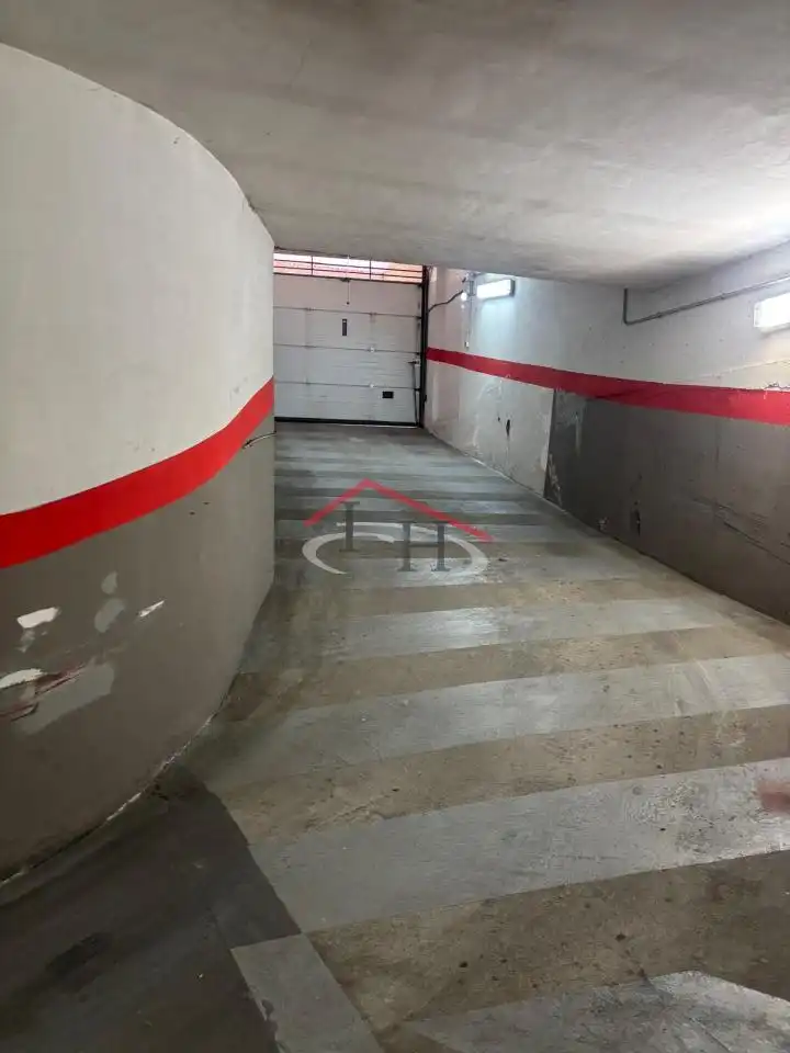 Parking de Dúplex en venta en San Andrés del Rabanedo con Calefacción, Parquet y Trastero