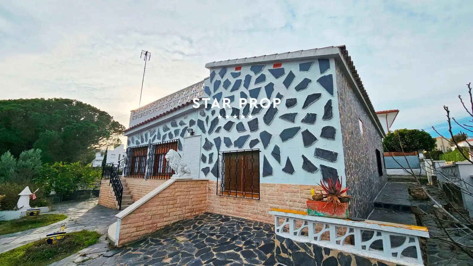 Exterior view of Houses for sale in Roses  with Heating, Terrace and Storage room