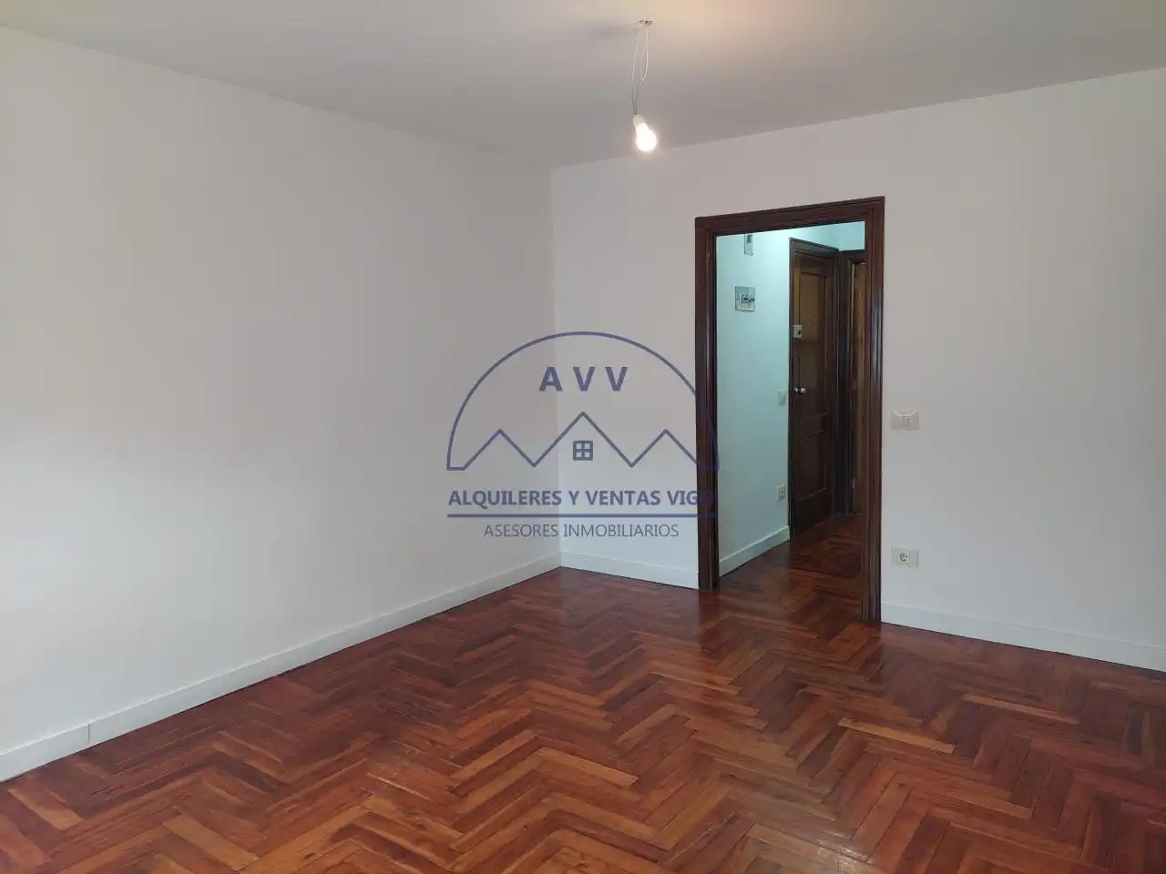 Sala de estar de Piso de alquiler en Vigo  con Calefacción, Parquet y Terraza