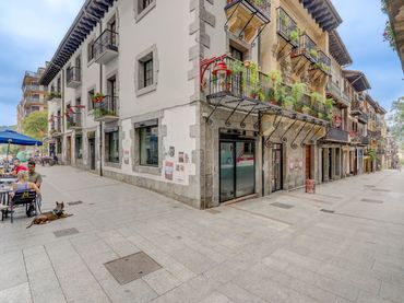 Locale commerciale in vendita a Hernani