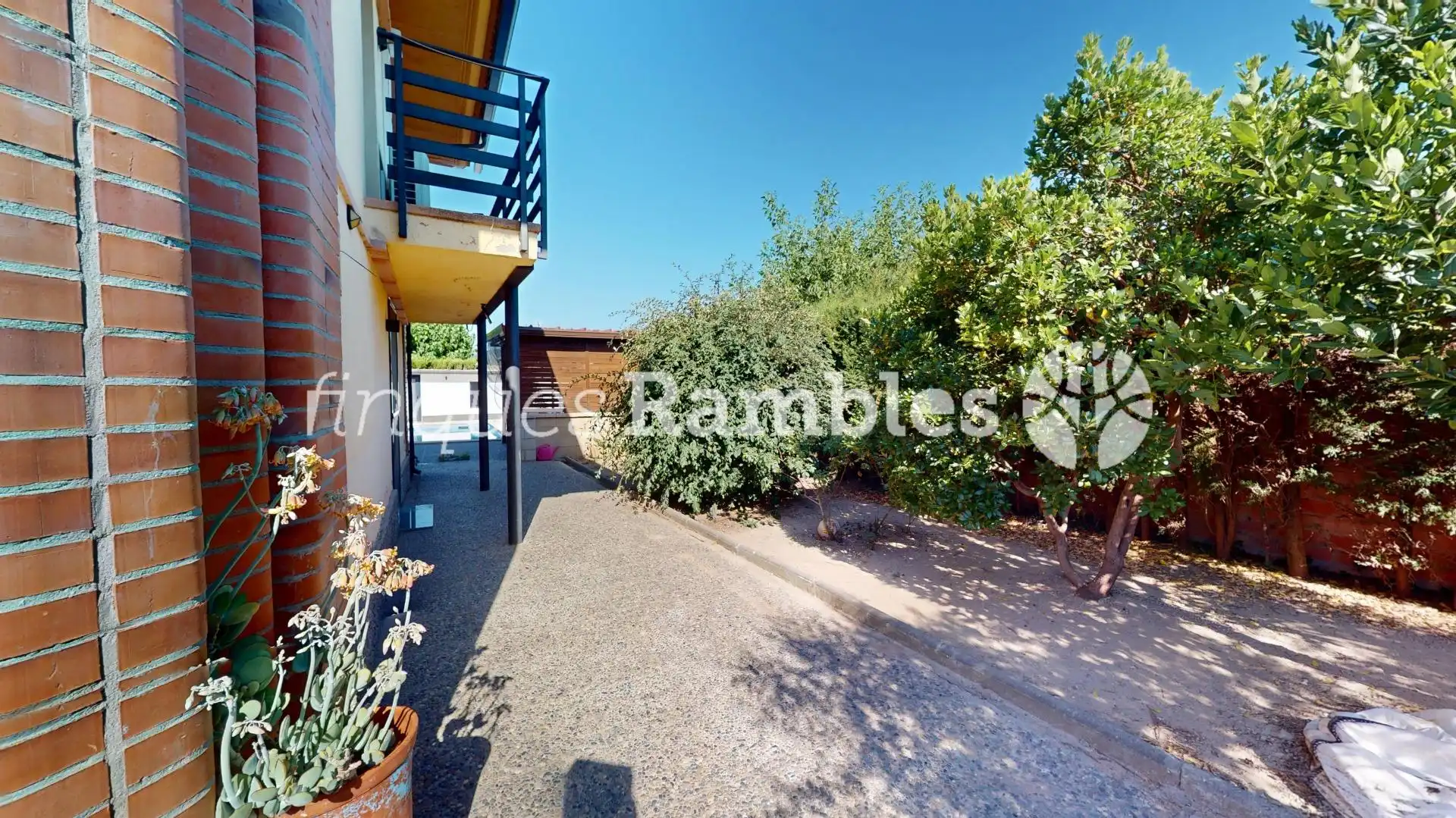 Vista exterior de Casa o chalet en venta en La Torre de Claramunt con Calefacción, Jardín privado y Parquet