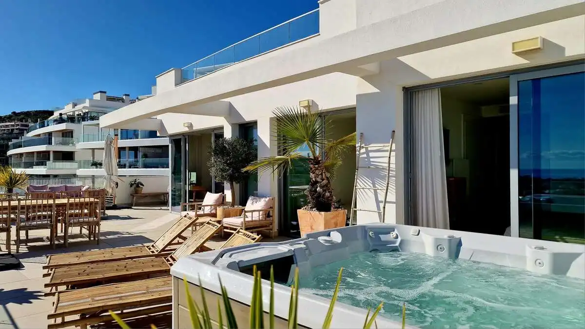 Terraza de Ático en venta en Mijas con Aire acondicionado, Piscina y Amueblado