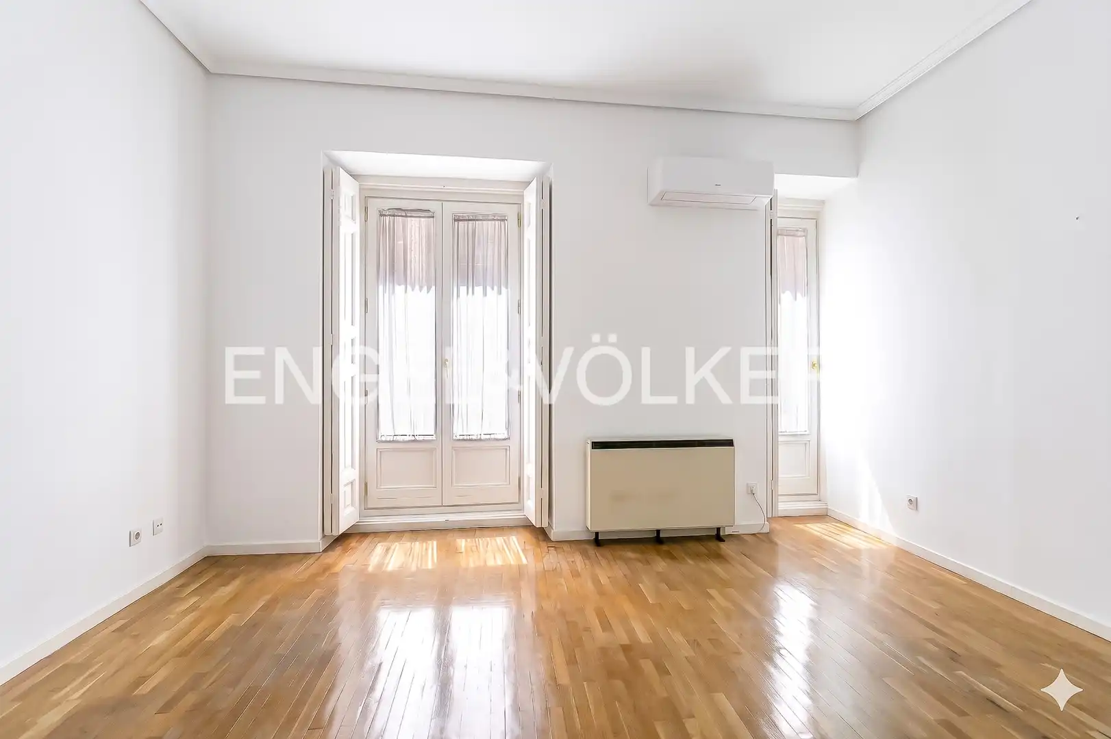 Sala de estar de Piso en venta en  Madrid Capital con Aire acondicionado, Calefacción y Parquet
