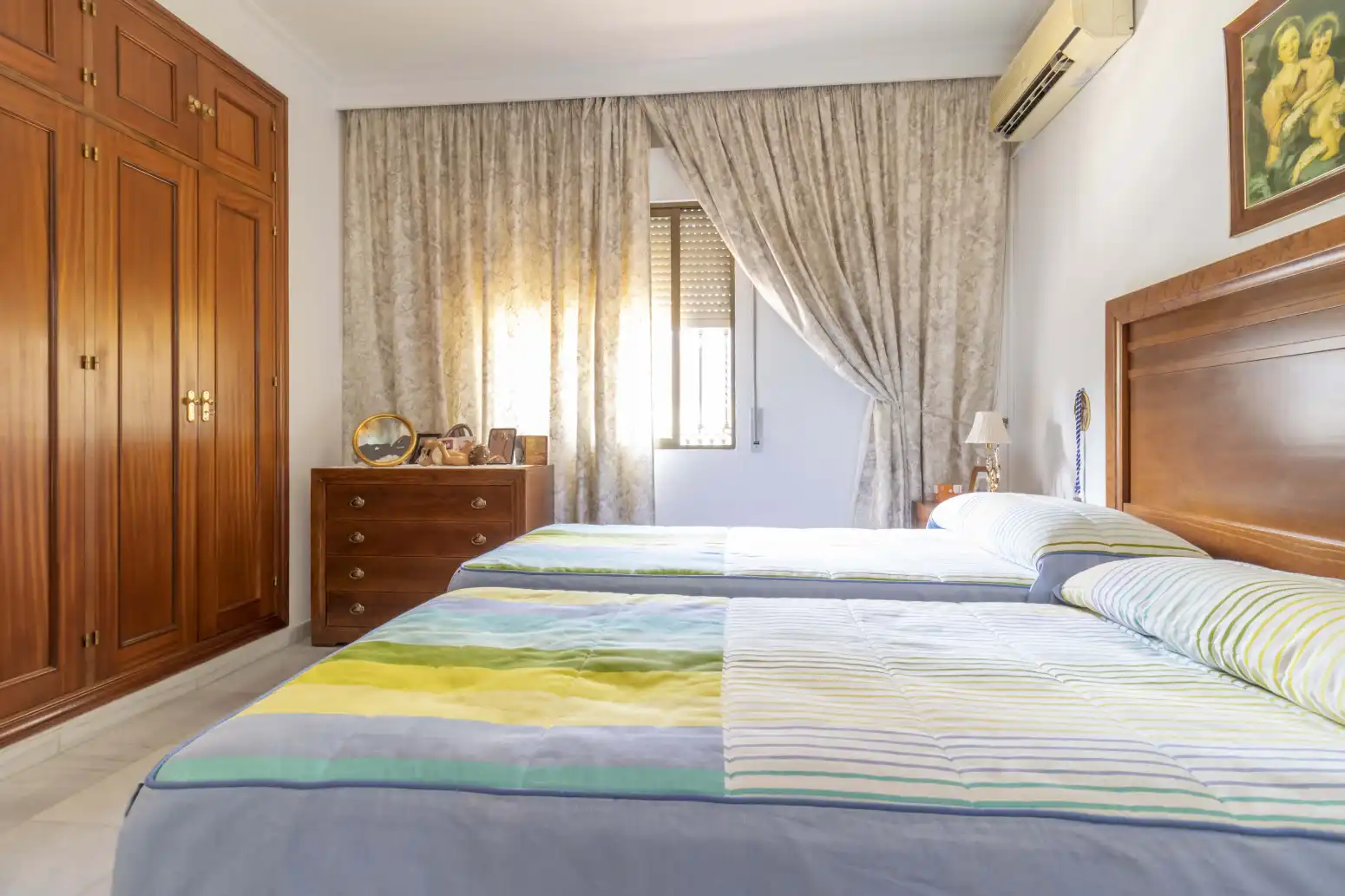Dormitori de Casa o xalet en venda en Gines amb Aire condicionat, Terrassa i Traster
