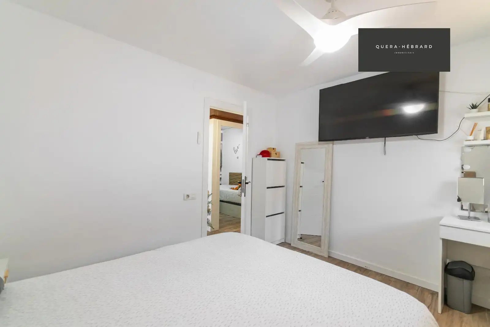 Schlafzimmer von Dachboden zum Verkauf in Rubí mit Klimaanlage, Heizung und Parkett