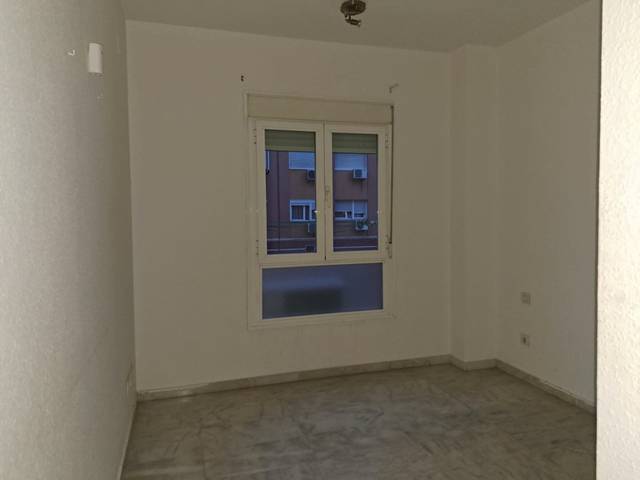 Piso en Venta en Avenida la Aeronáutica en Urbadiez - Entrepuentes