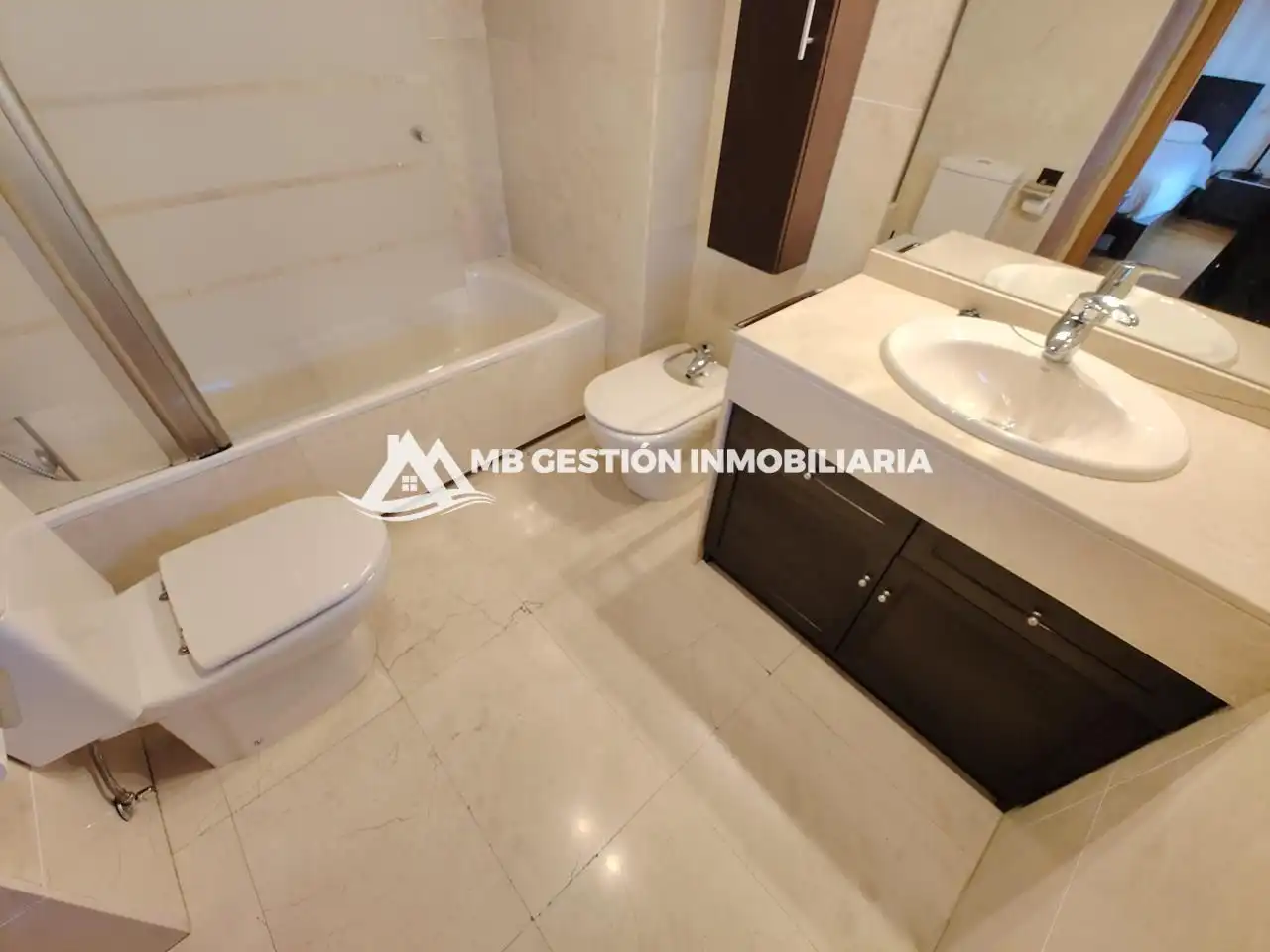 Detached homes for sale in Calle de Luarca, La Serna