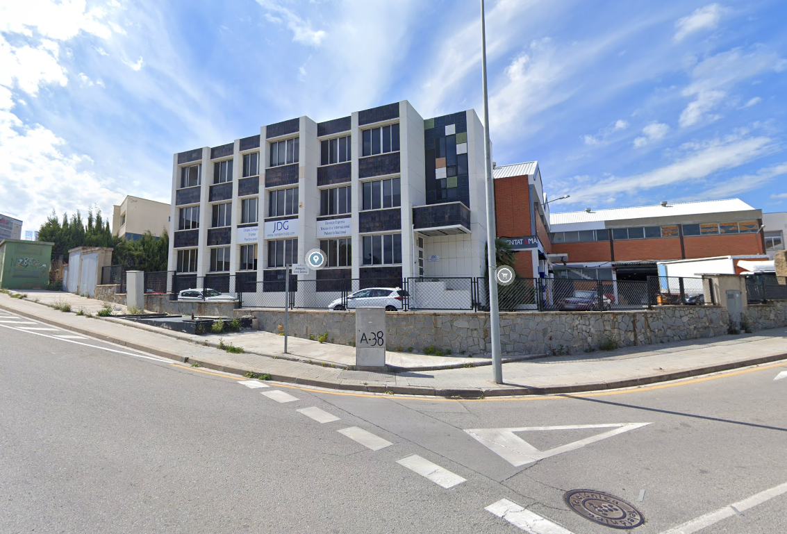 Vista exterior de Oficina en venda en Rubí amb Aire condicionat i Calefacció