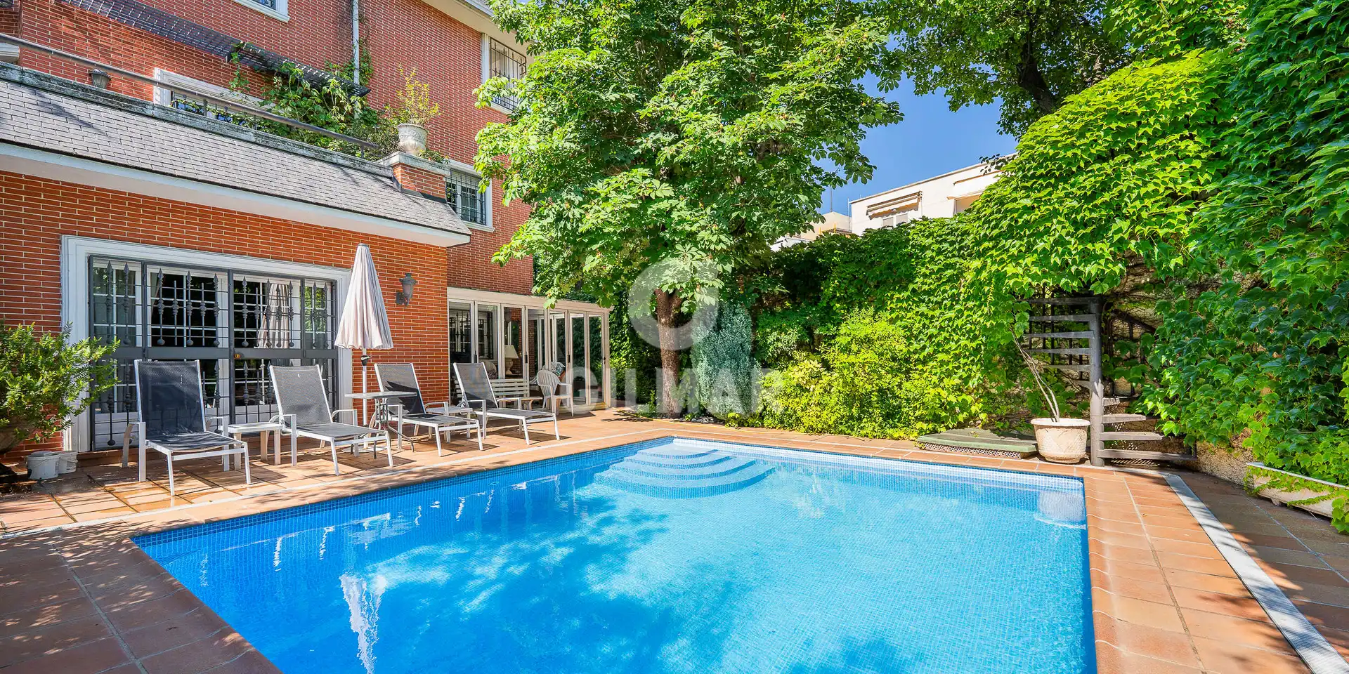 Piscina de Casa o chalet en venta en Madrid con Calefacción, Jardín privado y Piscina