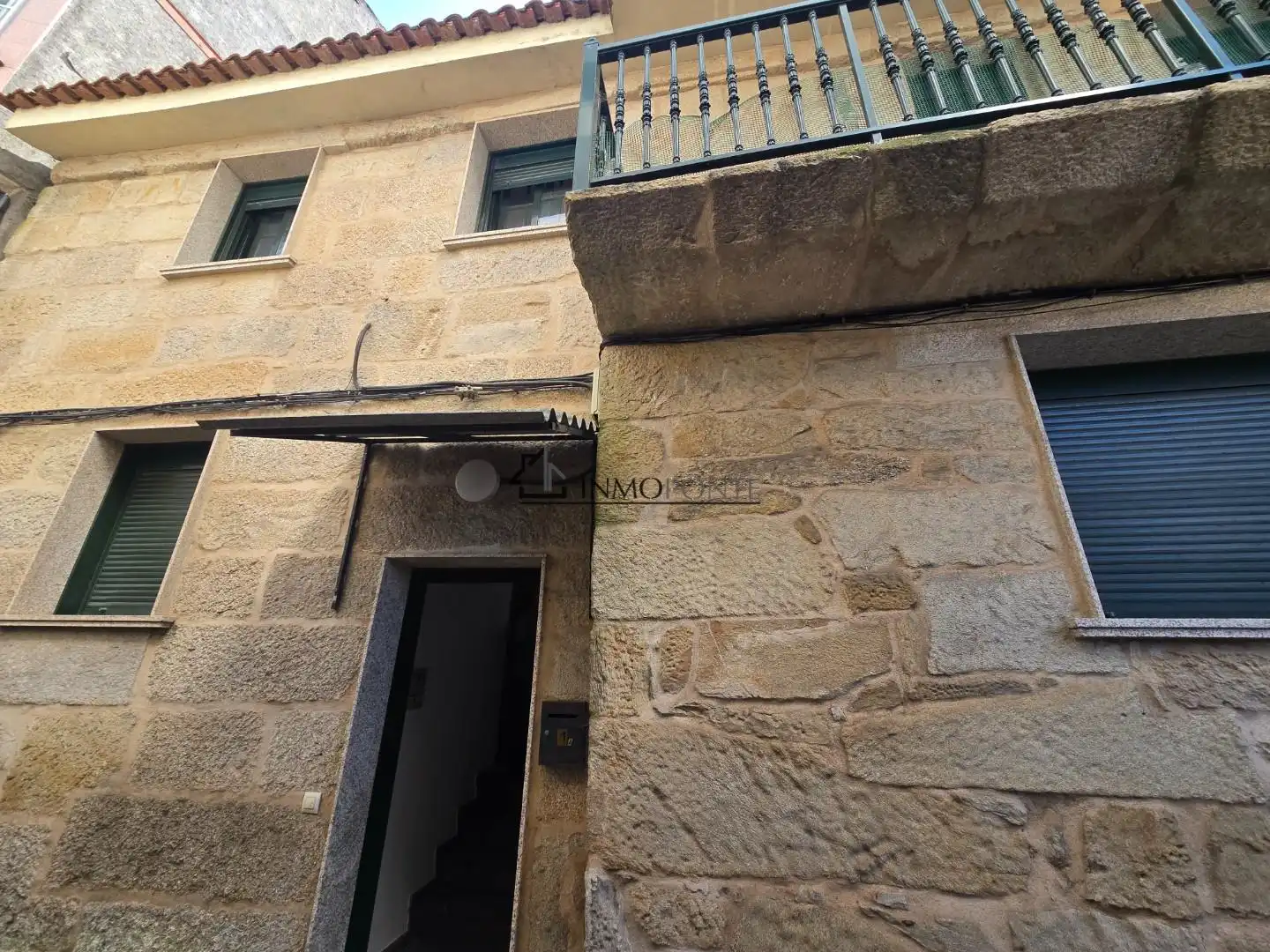 Vista exterior de Casa adosada en venta en Marín con Terraza, Trastero y Balcón