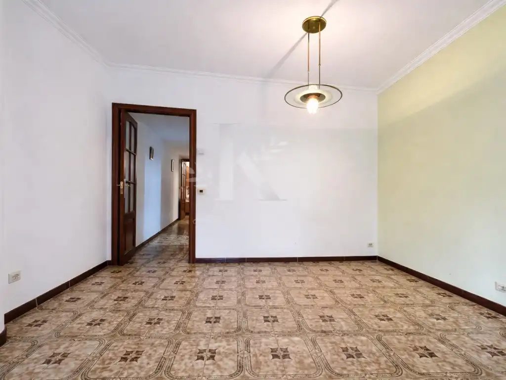 Piso en venta en Barcelona con Balcón