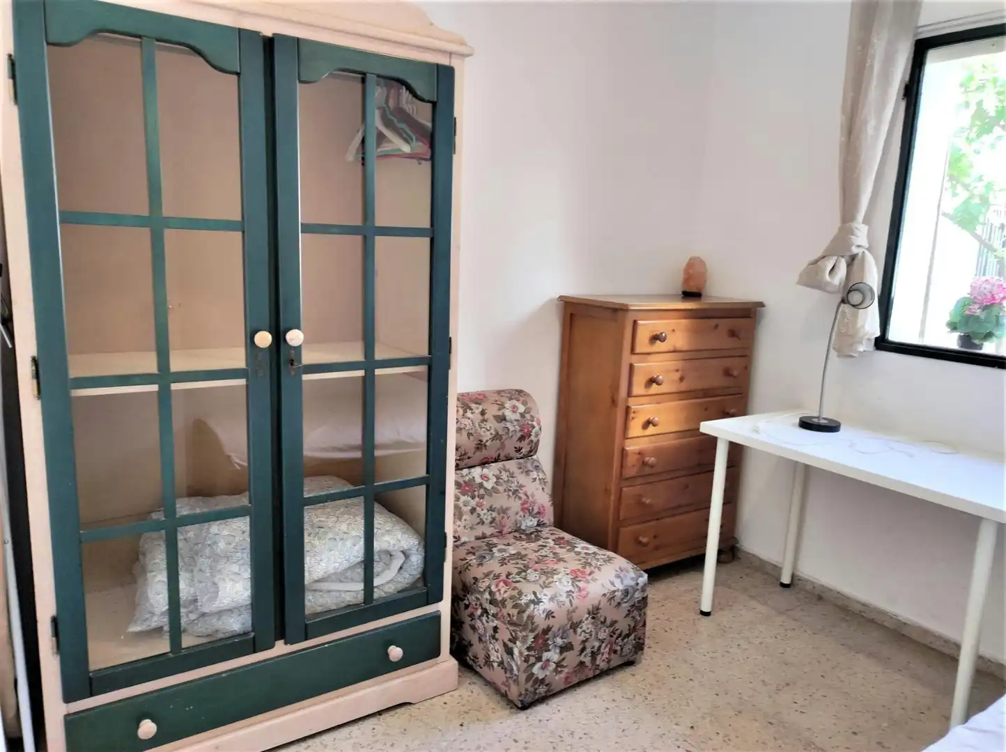 Habitación de Piso para compartir en Sevilla con Amueblado, Lavadora y Internet