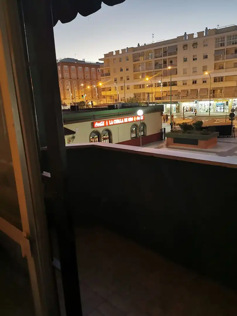 Flat for rent in Sevilla  with Air Conditioner, Terrace and Furnished