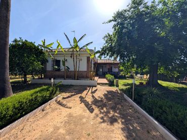 Villa con giardino in vendita a Sanlúcar la Mayor