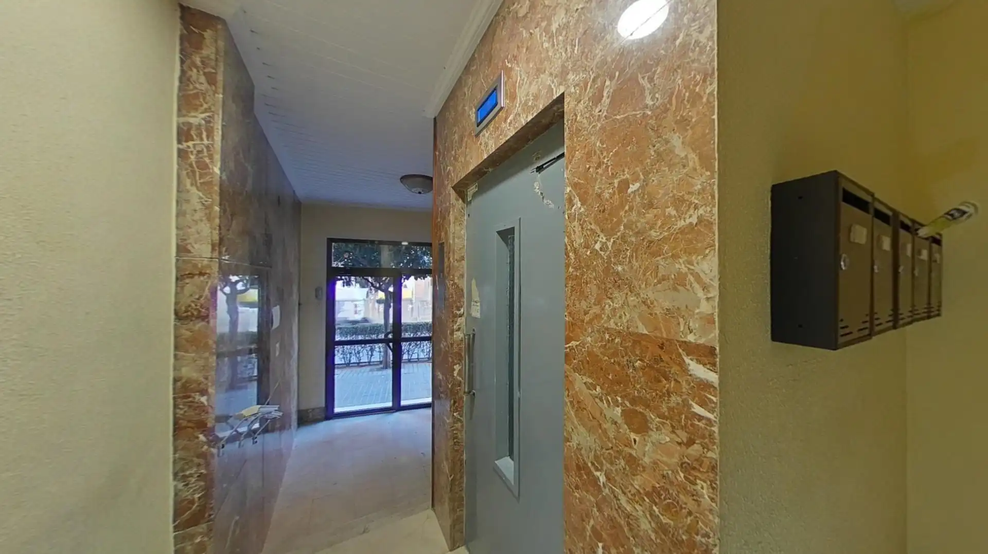 Piso en venta en C/ Gomez Ferrer, Zona La Ermita