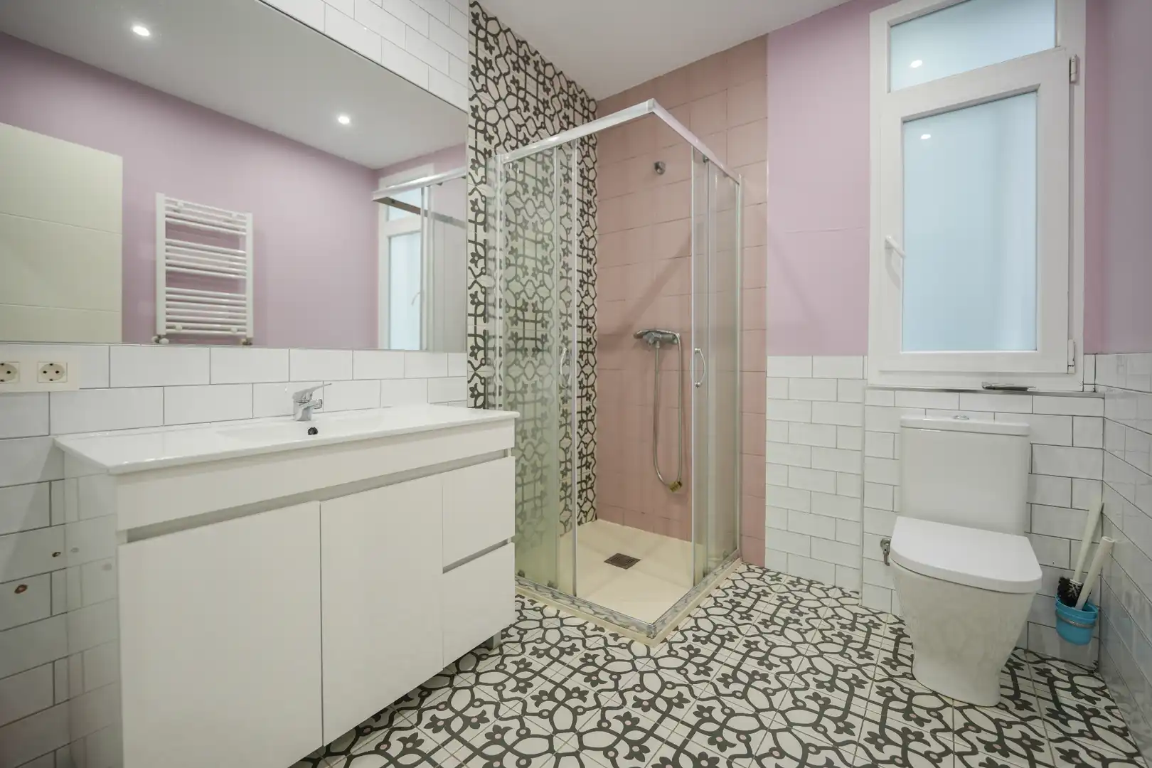 Badezimmer von Wohnung zum Verkauf in Valladolid mit Heizung, Parkett und Ofen