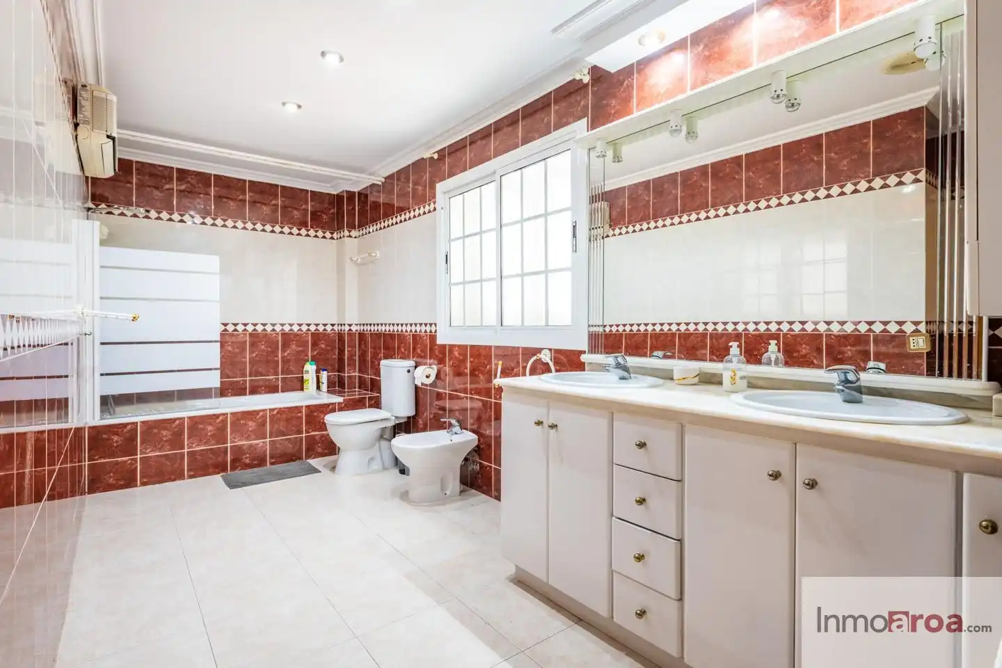 Bathroom of Houses for sale in L'Eliana  with Private garden, Terrace and Swimming Pool