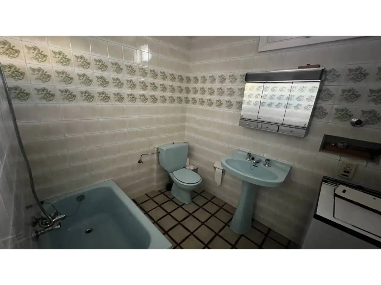 Bathroom of Flat for sale in Espinosa de los Monteros  with Storage room, Furnished and Balcony
