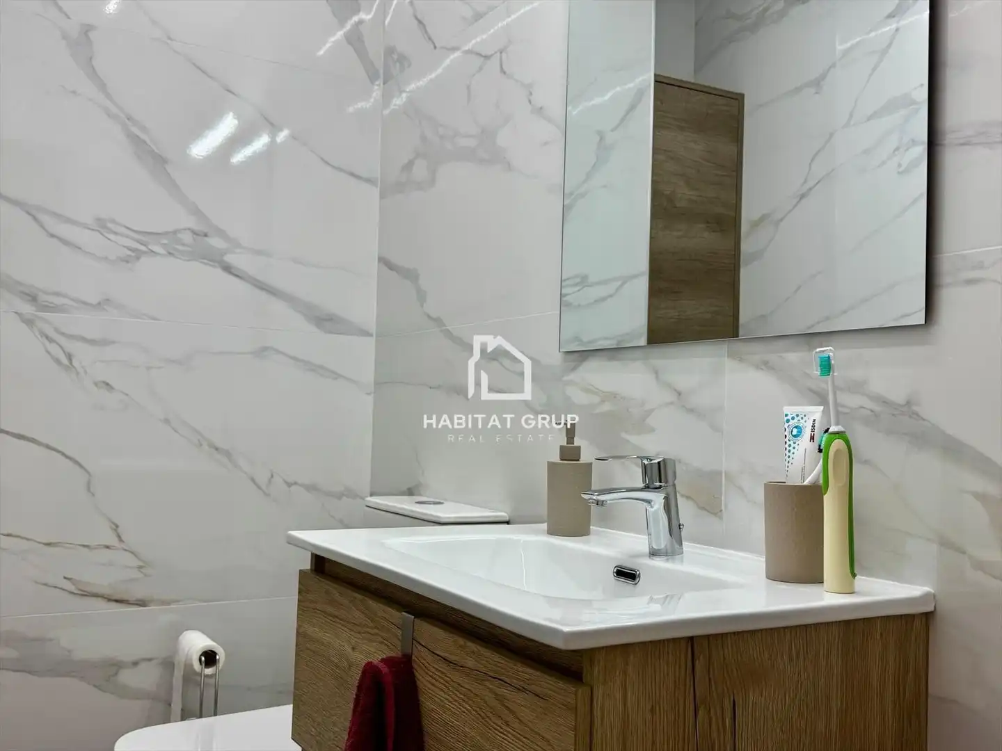 Bathroom of Flat for sale in Girona  with Air Conditioner, Heating and Private garden