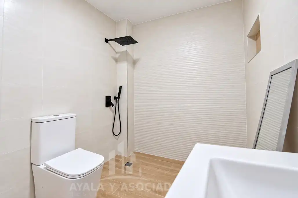 Bany de Casa o xalet en venda en Cartagena amb Jardí privat i Piscina