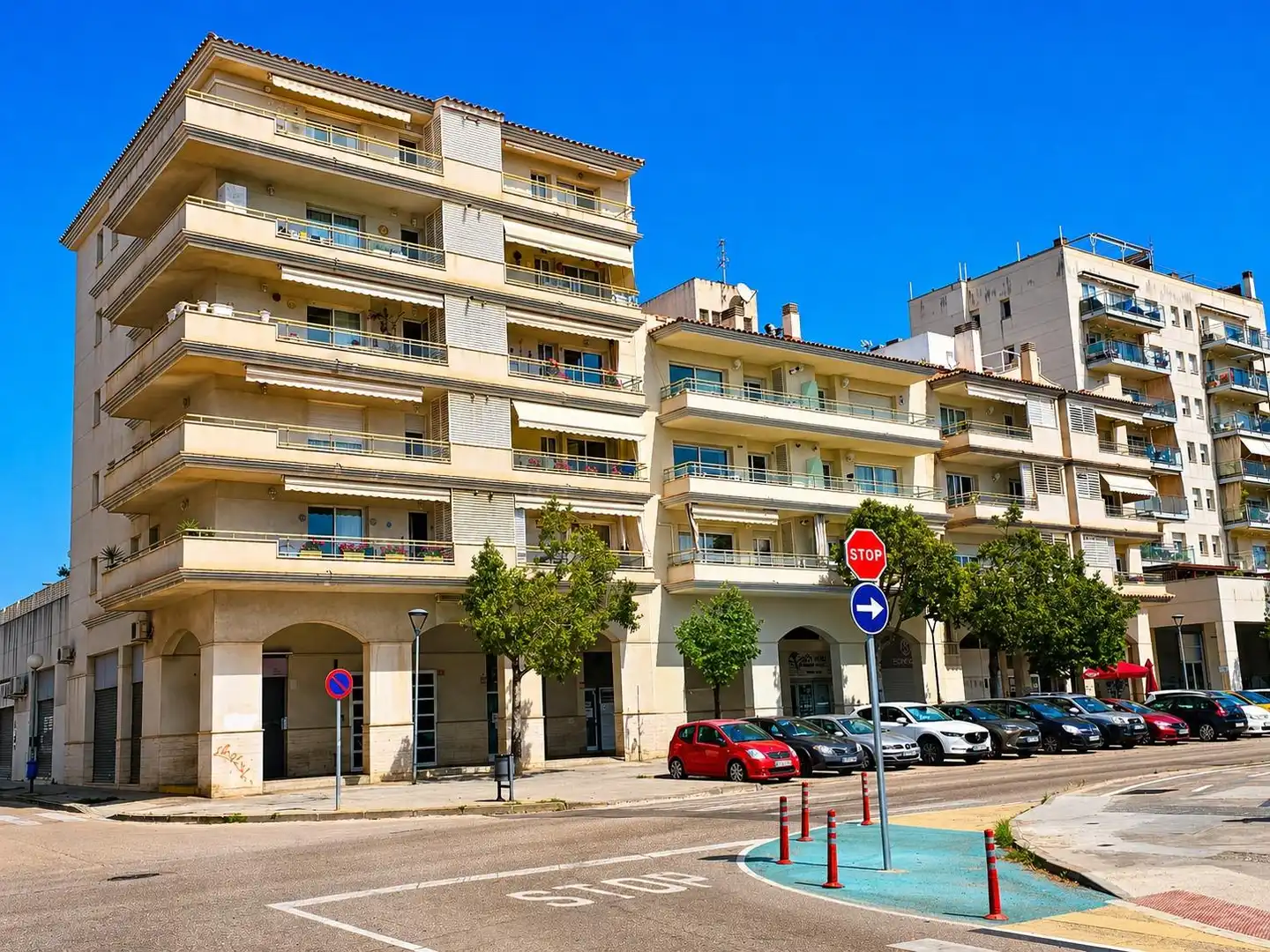 Vista exterior de Àtic en venda en Vilanova i la Geltrú amb Calefacció