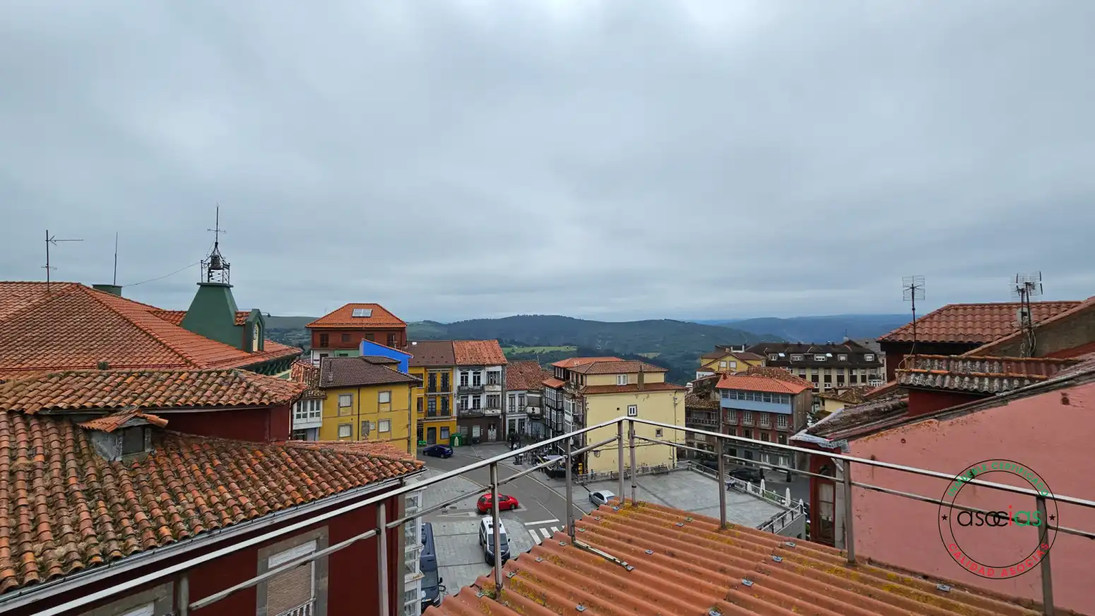 Vista exterior de Edifici en venda en Tineo