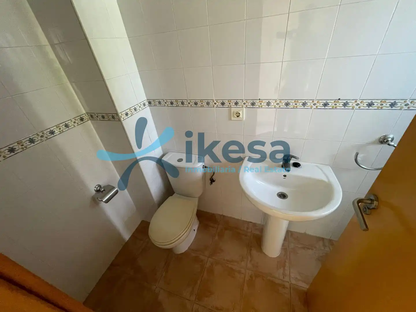 Casa adosada en venda en Gerena amb Jardí privat