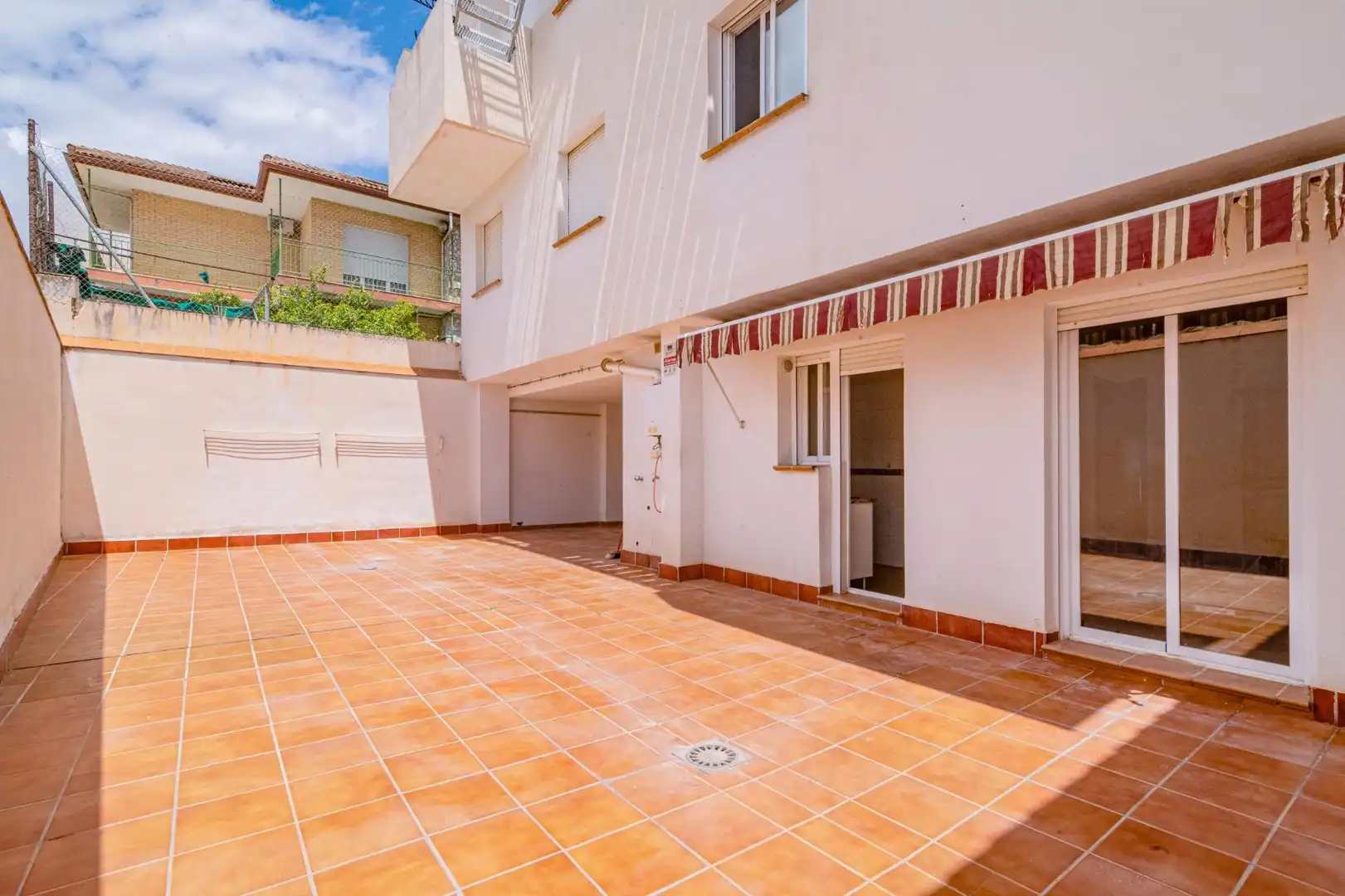 Vista exterior de Piso en venta en Las Gabias