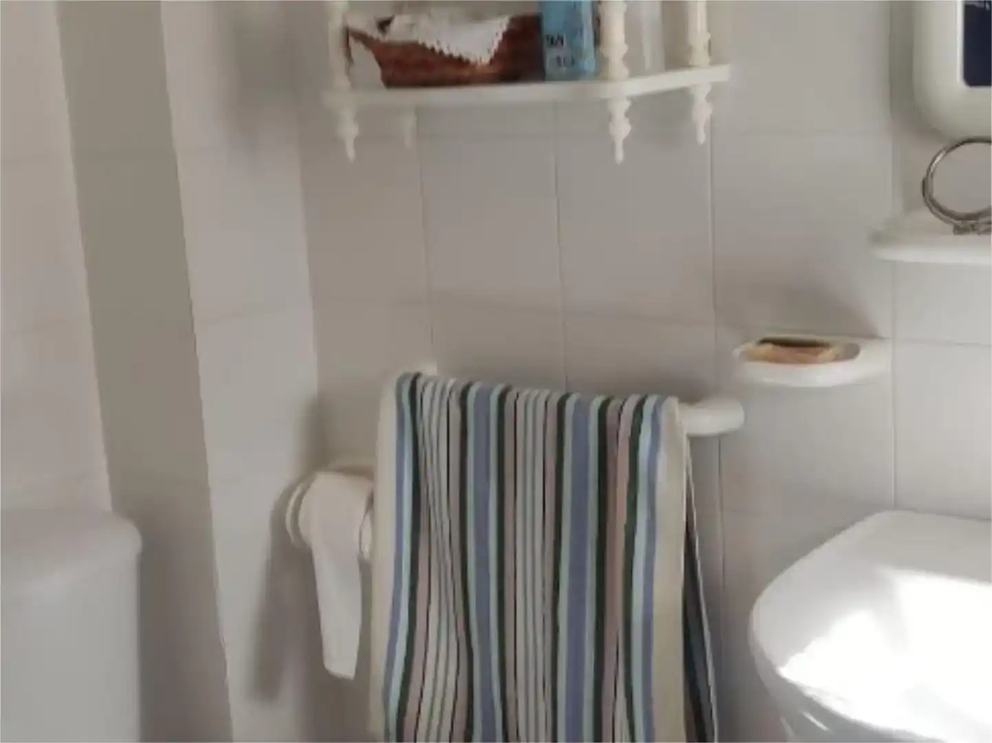 Baño de Piso de alquiler en Rota con Jardín privado, Piscina y Amueblado