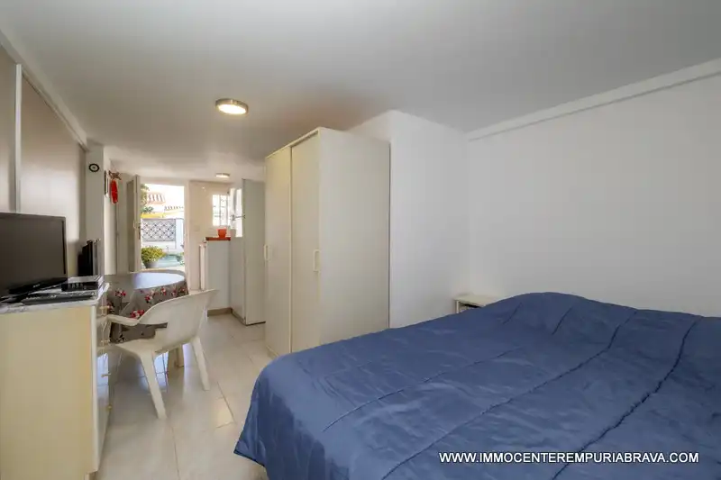 Schlafzimmer von Haus oder Chalet zum Verkauf in Empuriabrava mit Klimaanlage, Heizung und Terrasse