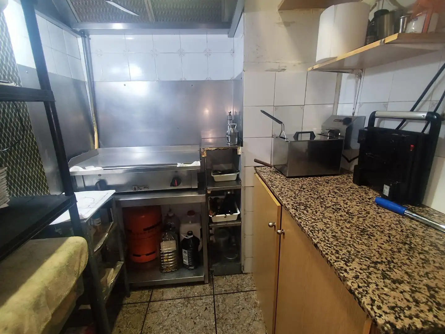 Cuina de Local en venda en Villanueva de Castellón amb Aire condicionat