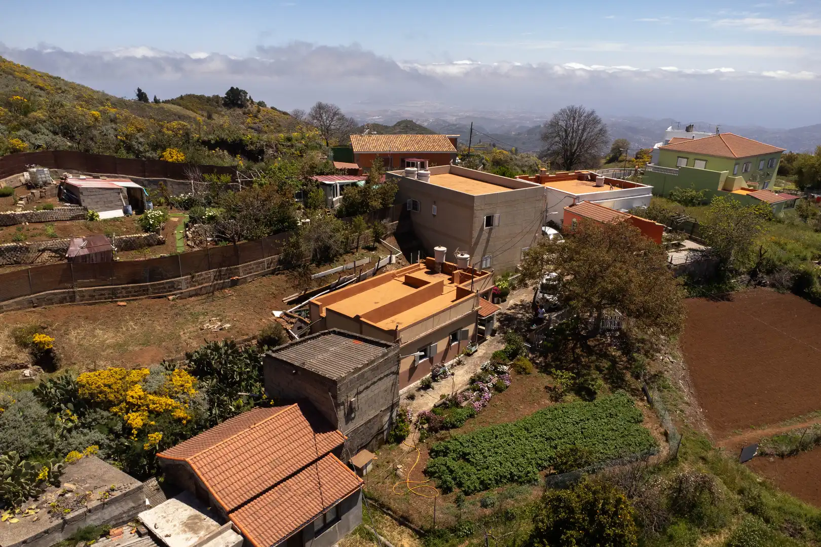 Vista exterior de Casa o xalet en venda en Vega de San Mateo amb Calefacció, Jardí privat i Terrassa