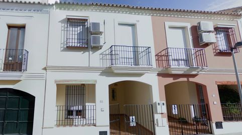 Solvia Inmobiliaria  Chalet adosado Cantillana