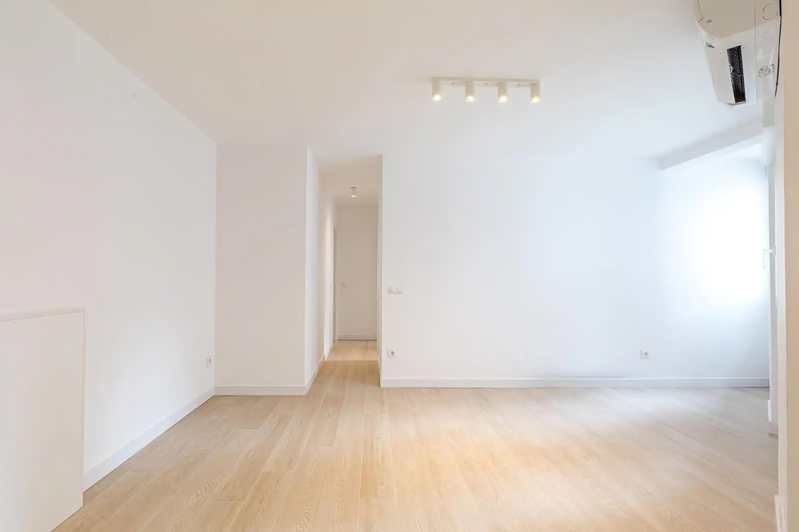 Flat for rent in Madrid  with Air Conditioner