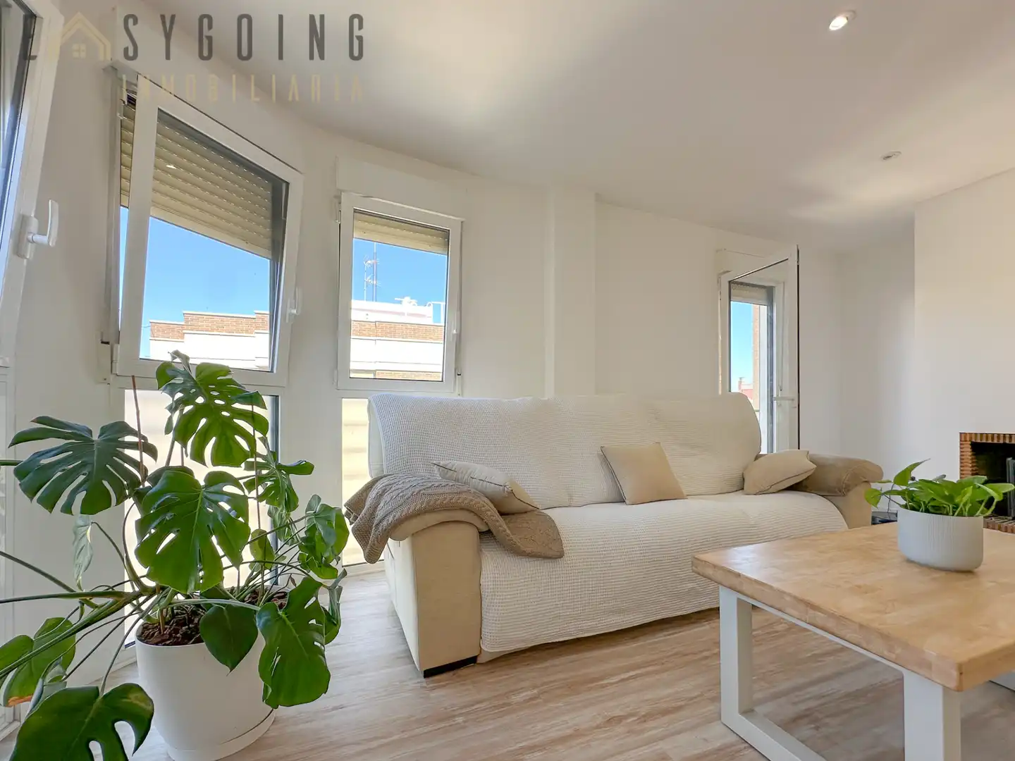 Sala de estar de Ático en venta en Elche / Elx con Aire acondicionado, Terraza y Amueblado